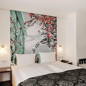 Helvetia Center Hotell