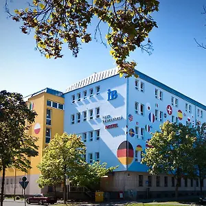 Haus International Hostal