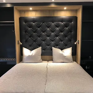 4* Szálloda Deluxe