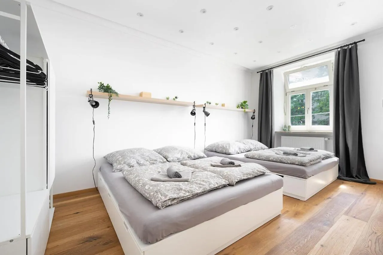 Wiesen Living - Apartment For Up To Twelve People Mnichov